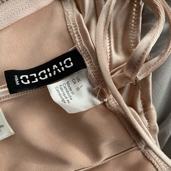 Petit top Rose en satin porté 2 fois seulement taille L - Picture 2 of 3